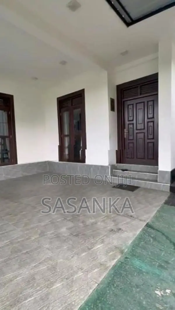 Pannipitiya Palanwatta Three Story Luxury House Available For Sale
