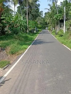 කෑස්බෑව නගරයට ආසන්නව පර්චස් 15 බිම් කොටස් 4 විකිණීමට