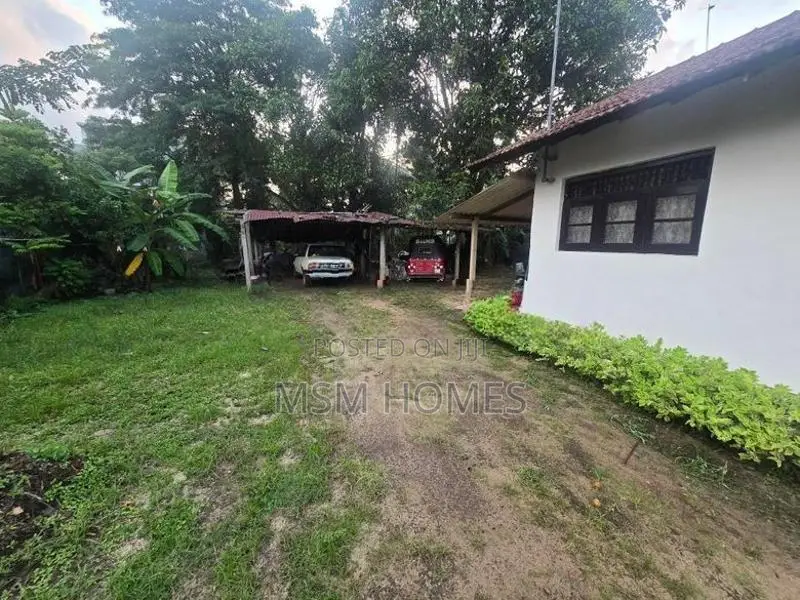ඉතාමත් වටිනා පර්24 ඉඩමක් විකිණිමට මීගමුව අක්කරපනහ keells එක අසල