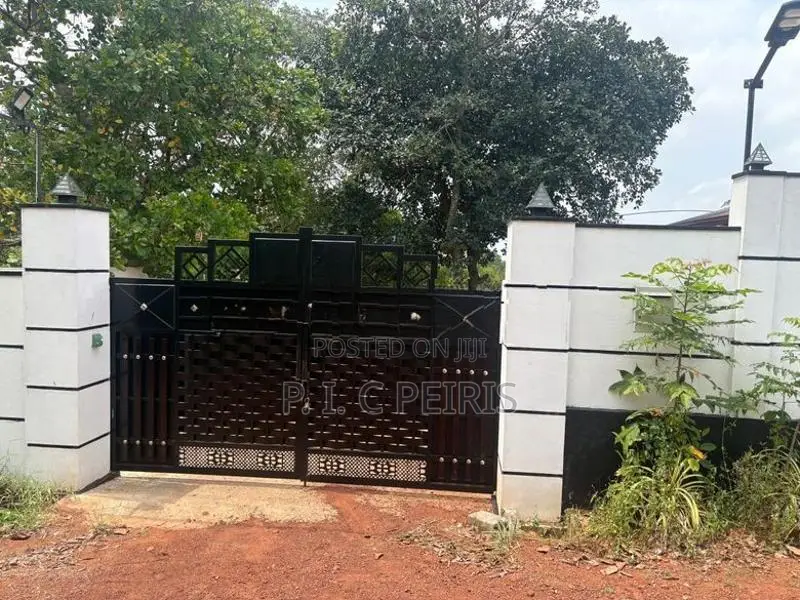 4 bed room house for sale in Katana,Madampalla.katana.Gampaha.