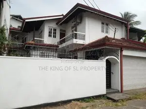House for sale in Battaramulla ( Pelawatta )