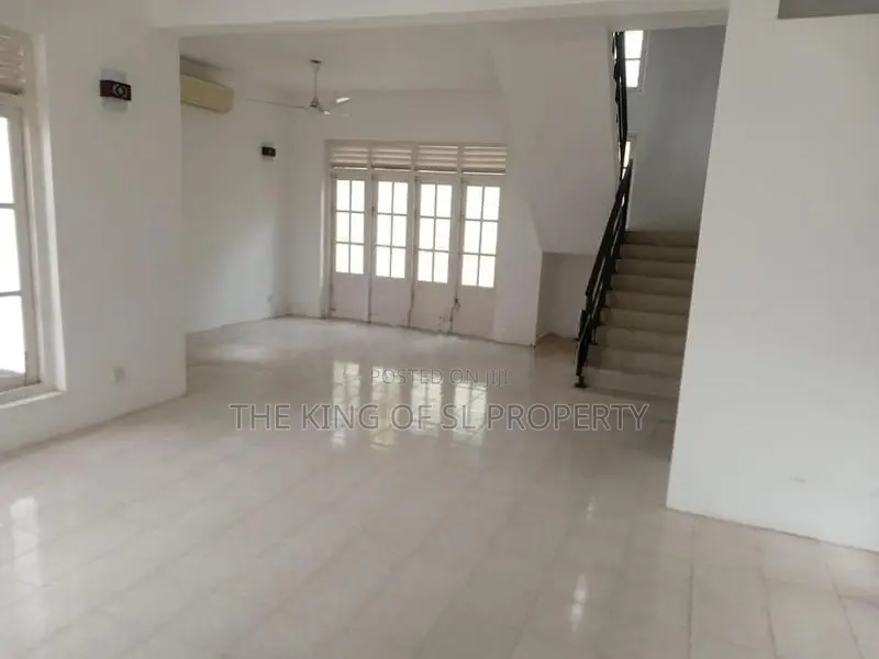 House for sale in Battaramulla ( Pelawatta )