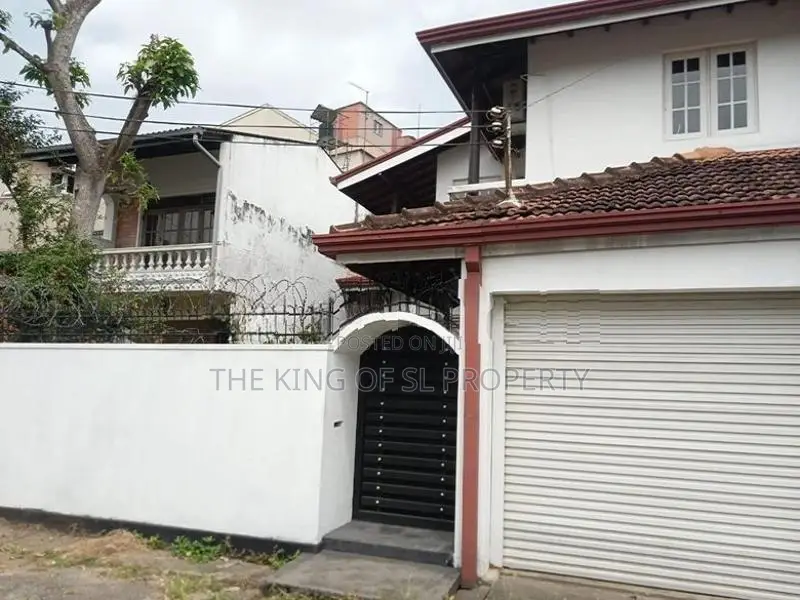 House for sale in Battaramulla ( Pelawatta )