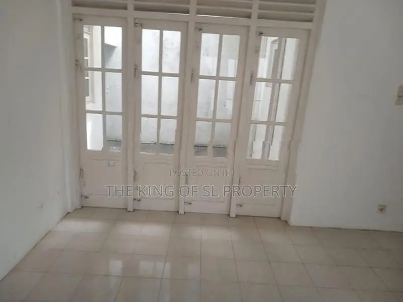 House for sale in Battaramulla ( Pelawatta )