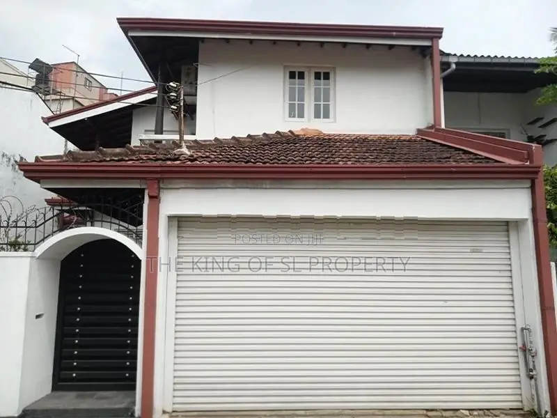 House for sale in Battaramulla ( Pelawatta )
