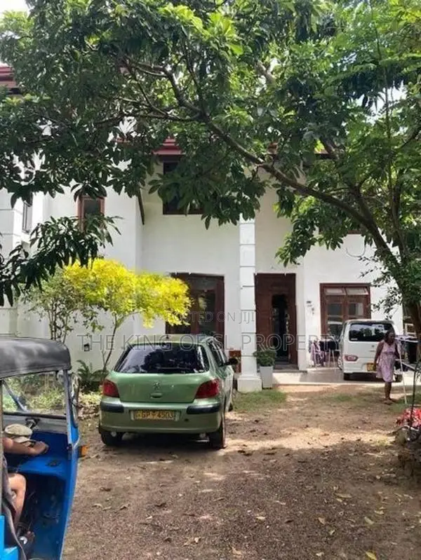House for sale in Boralesgamuva