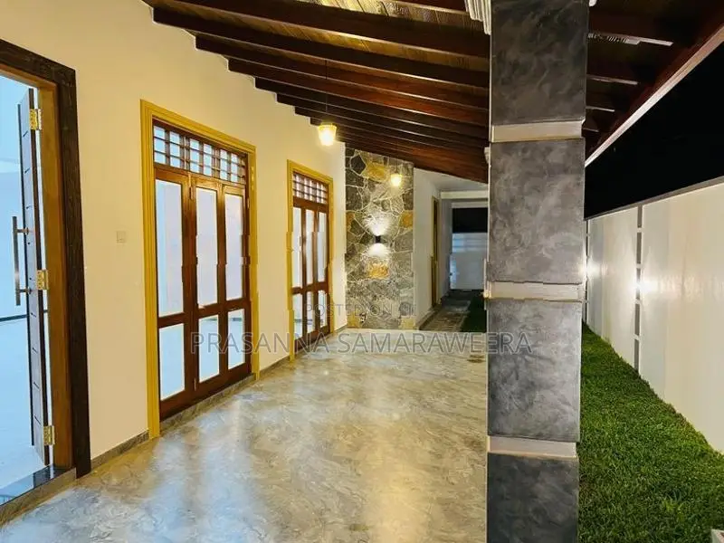 Brand New solid Modern 2 Story House-piliyandala near