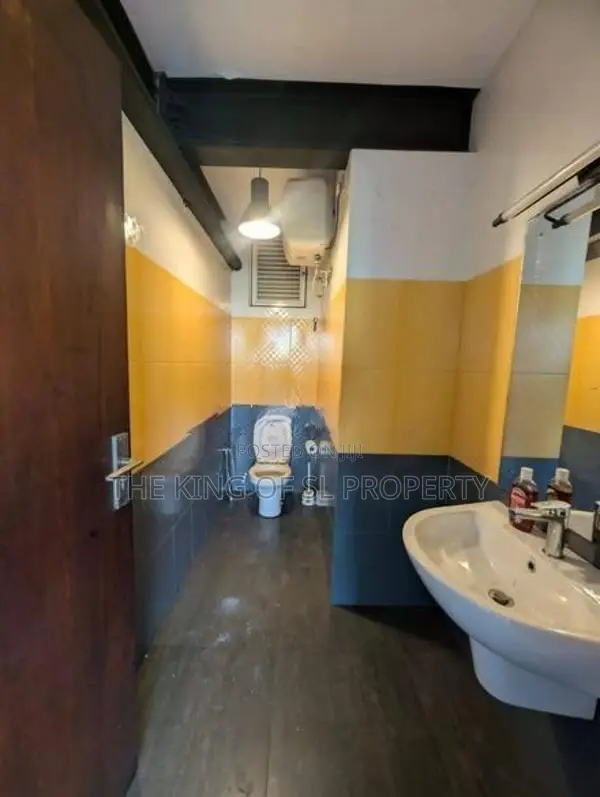 House / Building for sale in Rajagiriya