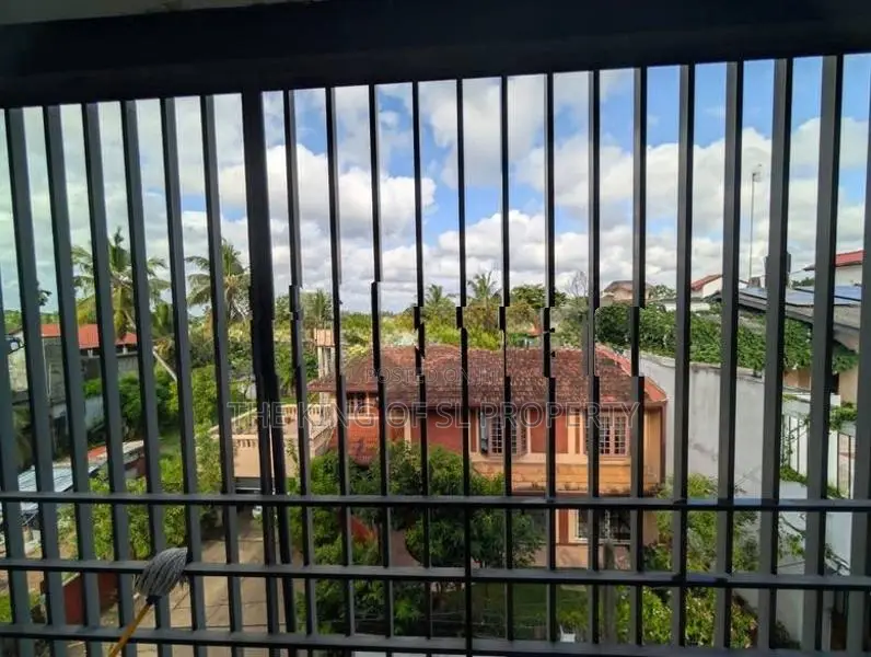 House / Building for sale in Rajagiriya