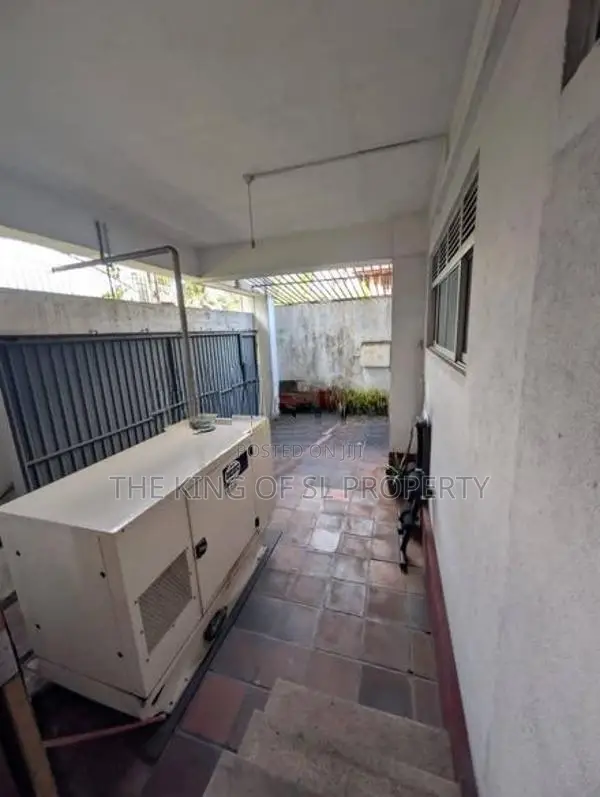 House / Building for sale in Rajagiriya