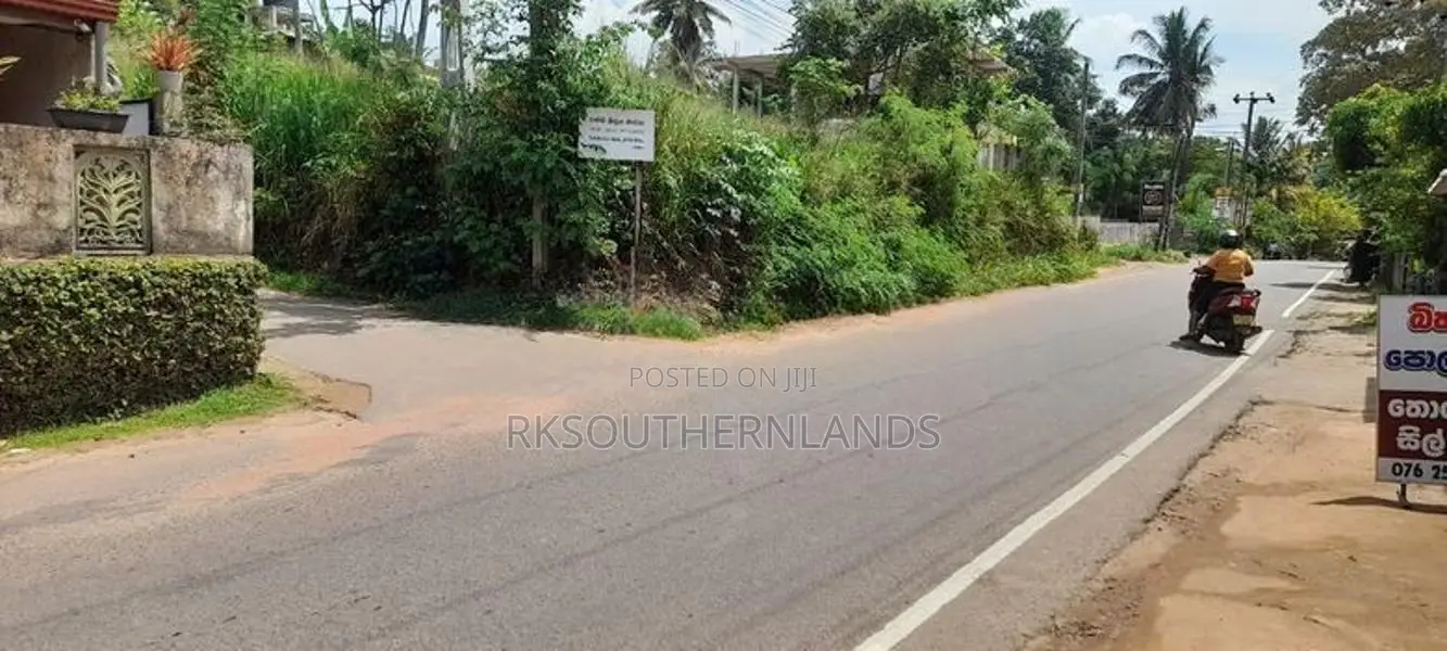 Land for sale in Thalpawila matara