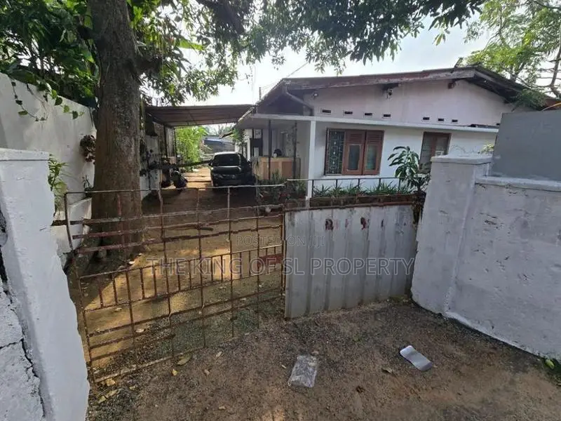 House for sale in Dehiwala ( Attidiya )
