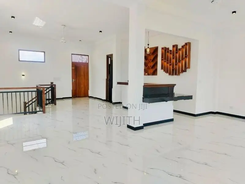 ලස්සනපරිසරයක පිහිටී සුපරිමහාල්3නිවසක් විකිනිමට මහරගම හයිලෙවල්එකට ආසන්ය