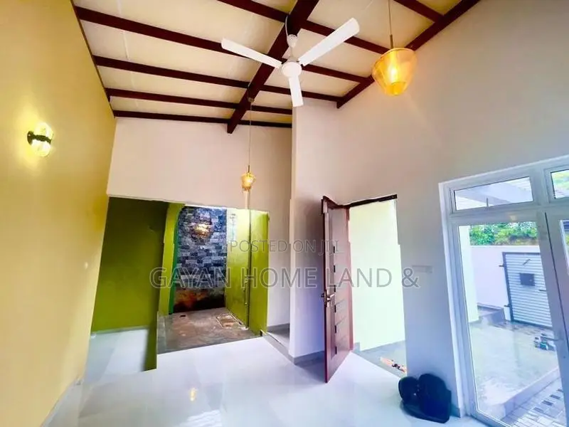 කහතුඩුවෙන් අලුත්ම තනිමහල් නිවසක් විකිණීම