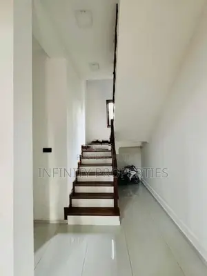 (AFA168) Luxury Villa Estate for Sale – Malabe (Kahanthota Area)