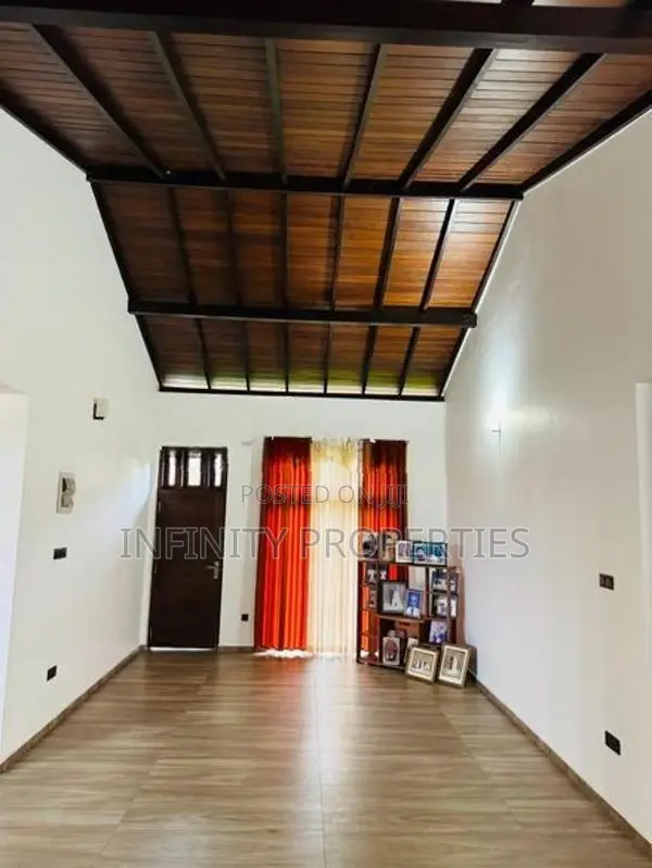 (AFA168) Luxury Villa Estate for Sale – Malabe (Kahanthota Area)