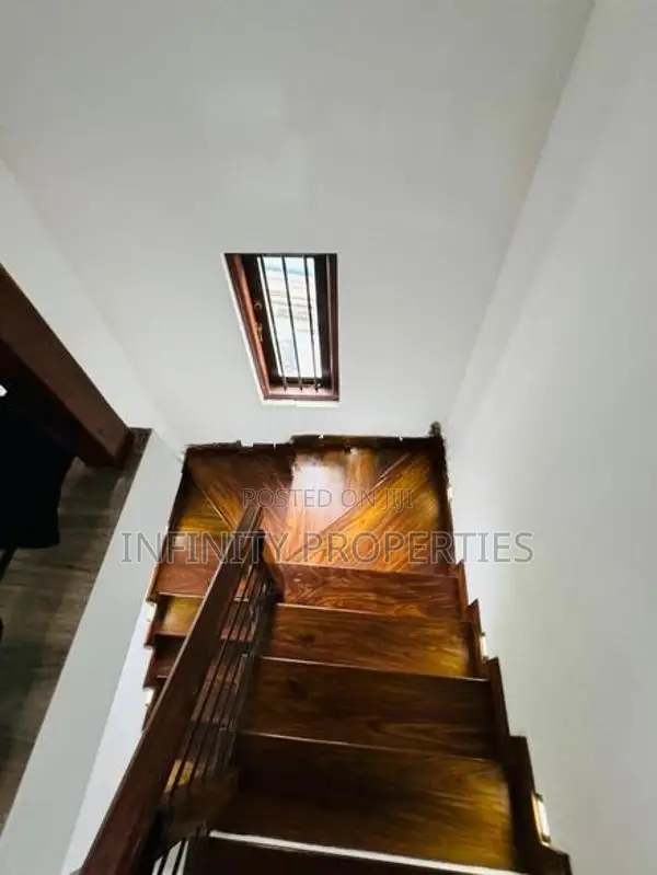 (AFA168) Luxury Villa Estate for Sale – Malabe (Kahanthota Area)