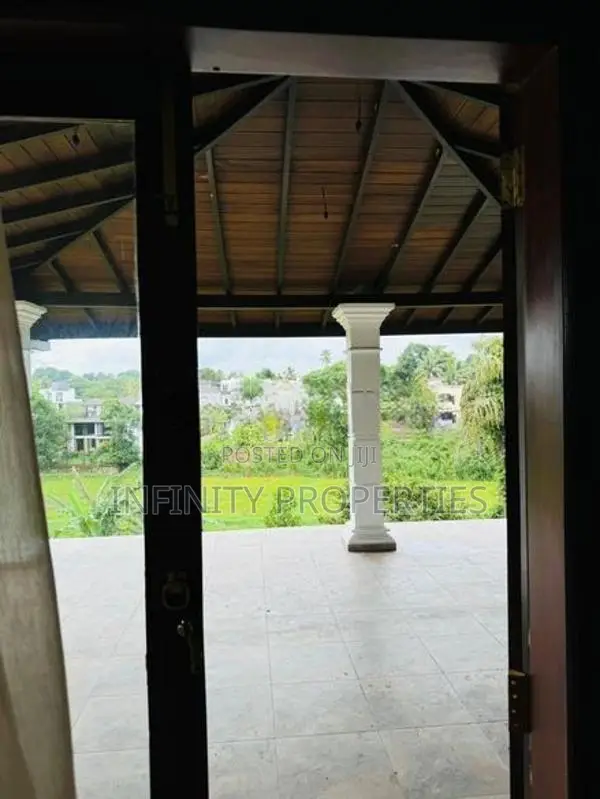 (AFA168) Luxury Villa Estate for Sale – Malabe (Kahanthota Area)