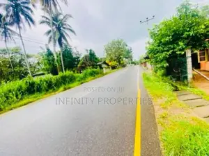 (AFA175) 171. 31 P Commercial Land for Sale Facing Main Road Padduka