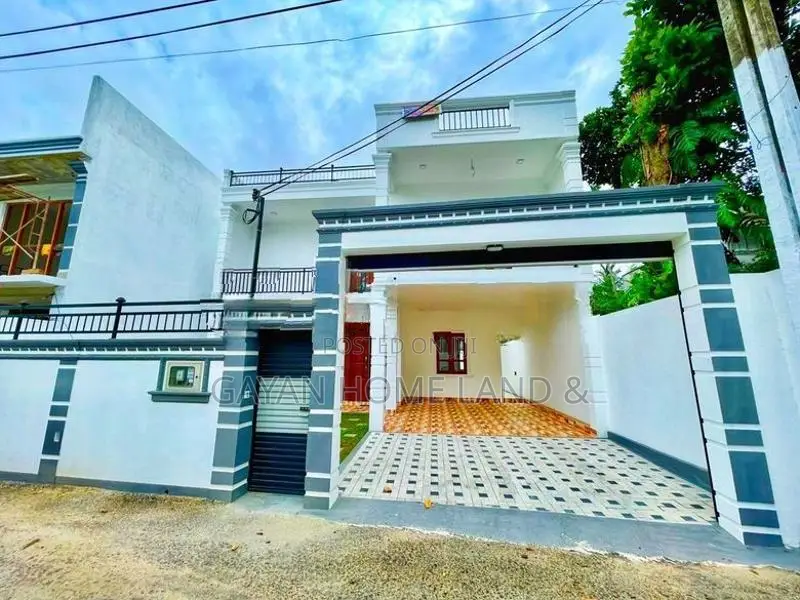 Luxurious Three Storey House For Sale In Piliyandala Town පිලියන්දල