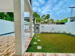 Luxurious Three Storey House For Sale In Piliyandala Town පිලියන්දල