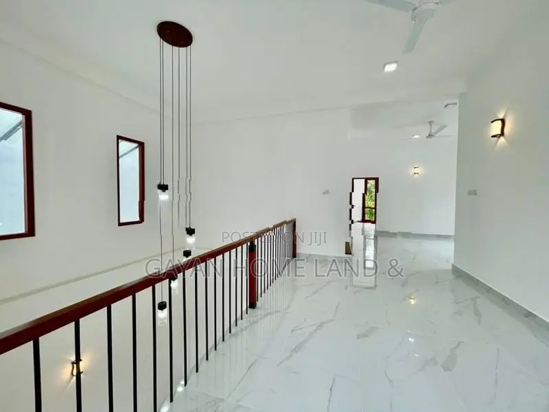 Luxurious Three Storey House For Sale In Piliyandala Town පිලියන්දල