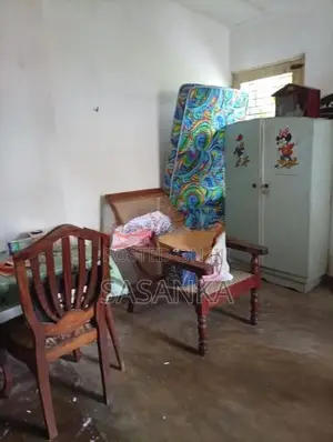 Mount Lavinia Piriwena Road (18 Perches)Two Houses Available For sale