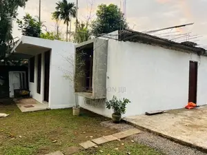 ​පිළියන්දලින් පර්චස් 19 ක ඉඩම සමඟ නිවස වහාම විකිණීමට