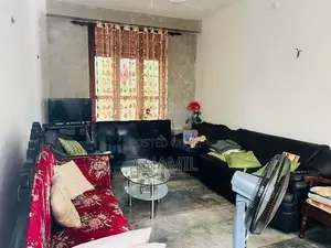 ​පිළියන්දලින් පර්චස් 19 ක ඉඩම සමඟ නිවස වහාම විකිණීමට