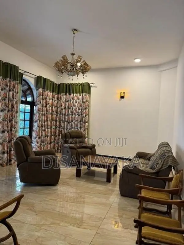 Super Three Storey House for Sale Baththaramulla Ds11644