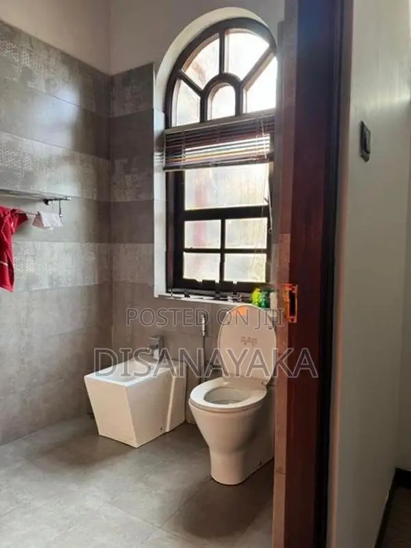 Super Three Storey House for Sale Baththaramulla Ds11644