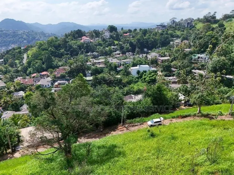Commercial or Residential Land for Sale in Kandy