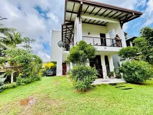 (JS107)Super Luxurious House for Sale in Kadawatha