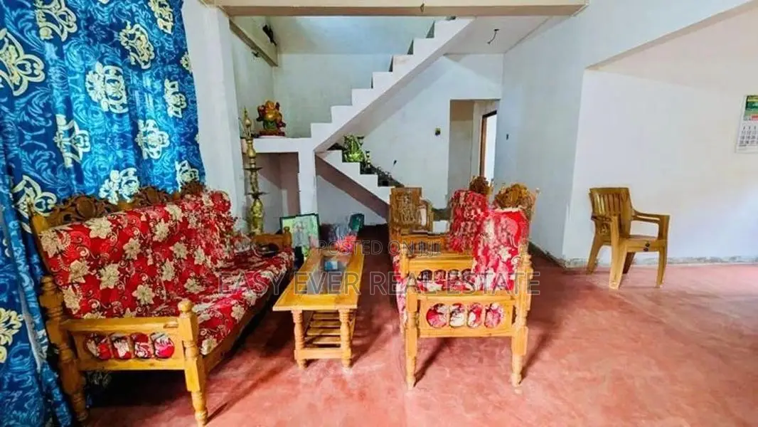 Bedrooms 5ක් තියෙන දෙමහල් House / KK 13080