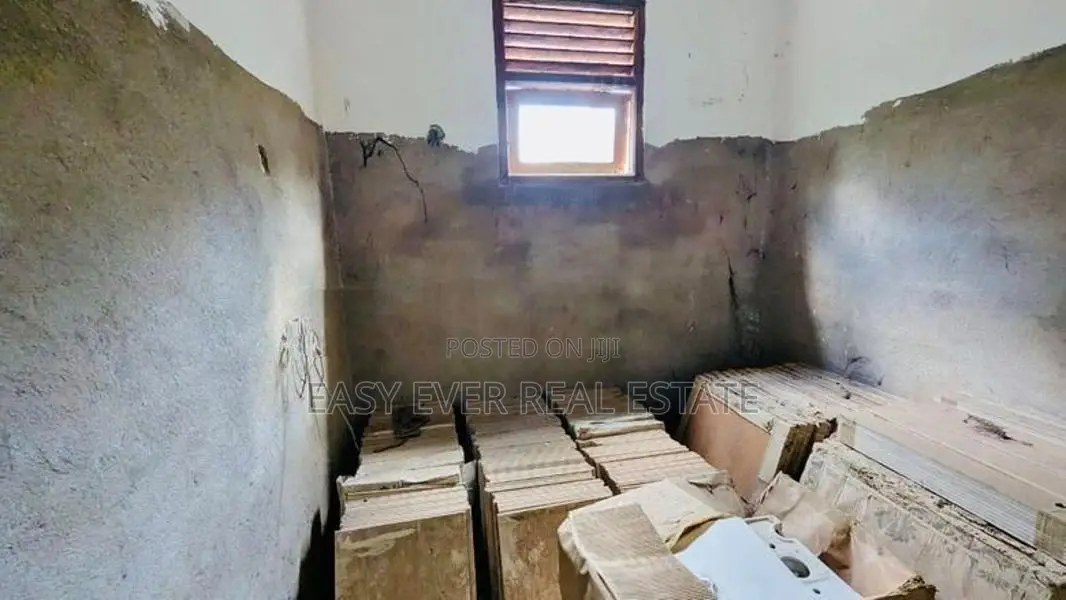 Bedrooms 5ක් තියෙන දෙමහල් House / KK 13080