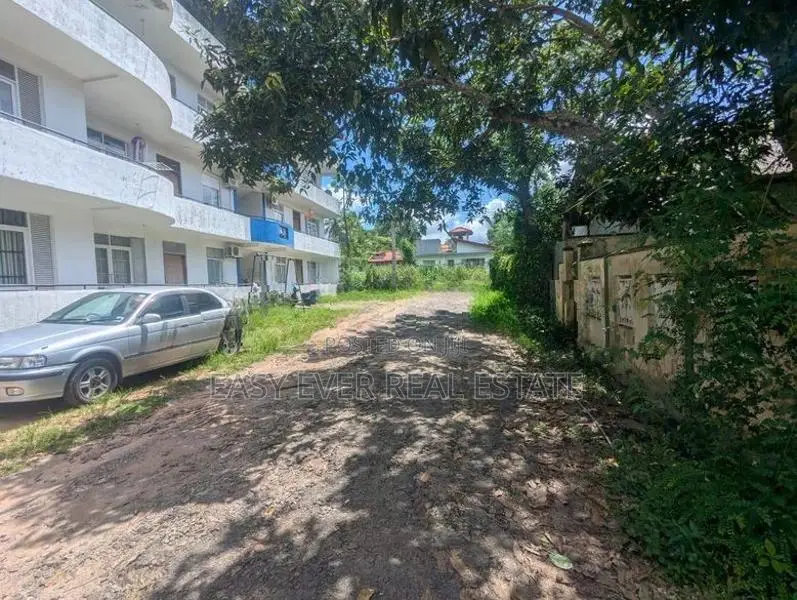 නයිවල Apartment එකක් විකිණීමට / UP 13779