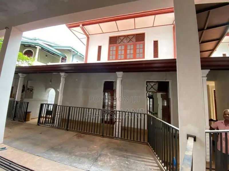 Two Storied Spacious House with Annex Close to Thalawathugoda Junction