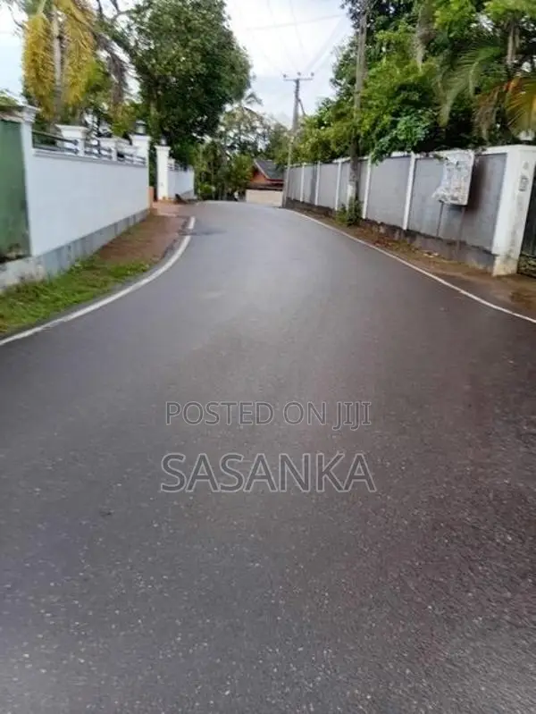 කැස්බෑව කොලබ හොරණ පාරට පර්චස් 6.5 ඉඩම විකිණීමට ඇත