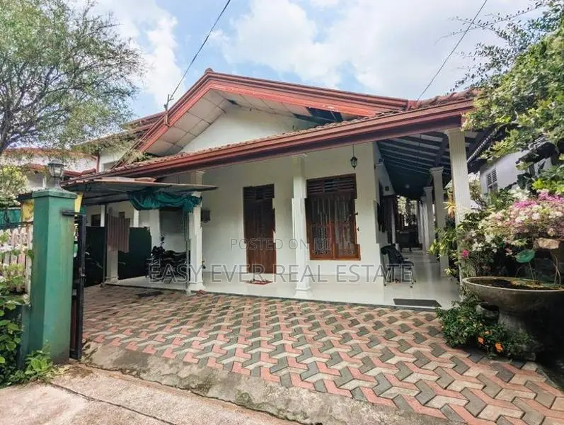 House for sale in Hanwella