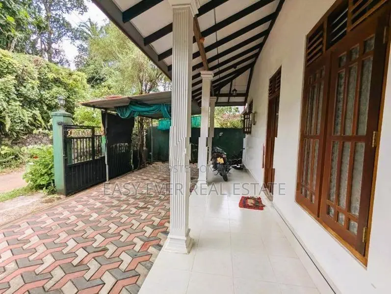 House for sale in Hanwella