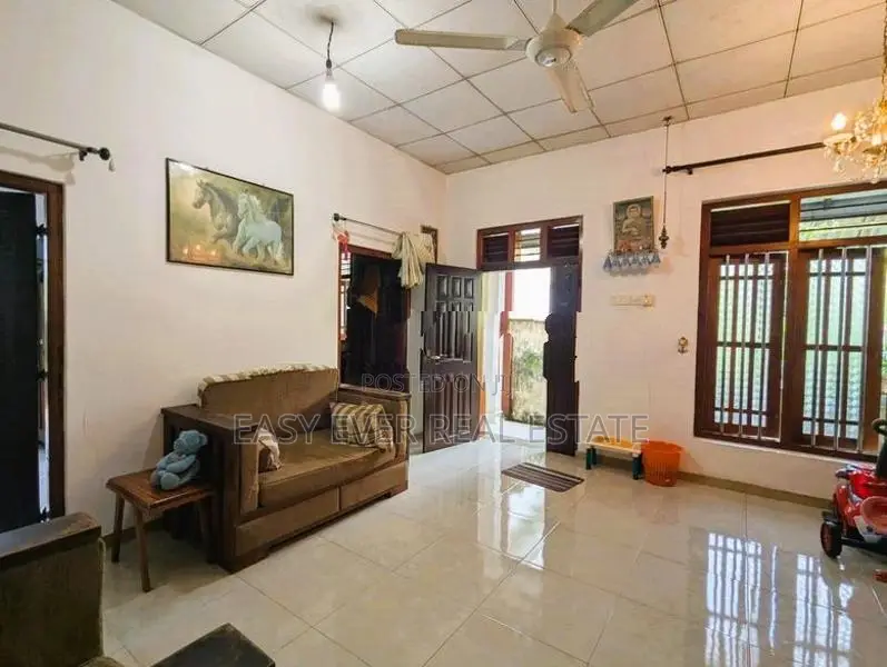 House for sale in Hanwella