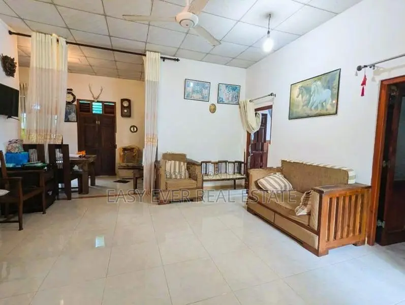 House for sale in Hanwella