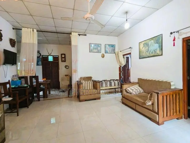 House for sale in Hanwella