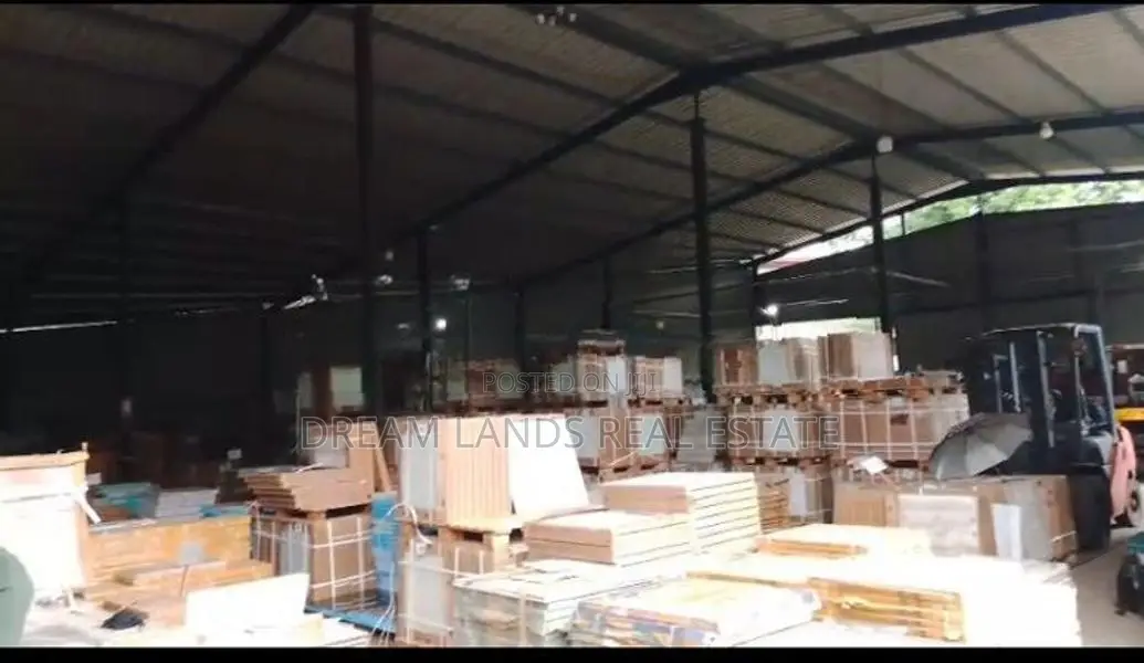 COMMERCIAL PROPERTY FOR RENT IN KIRIBATHGODA (SP1201A)