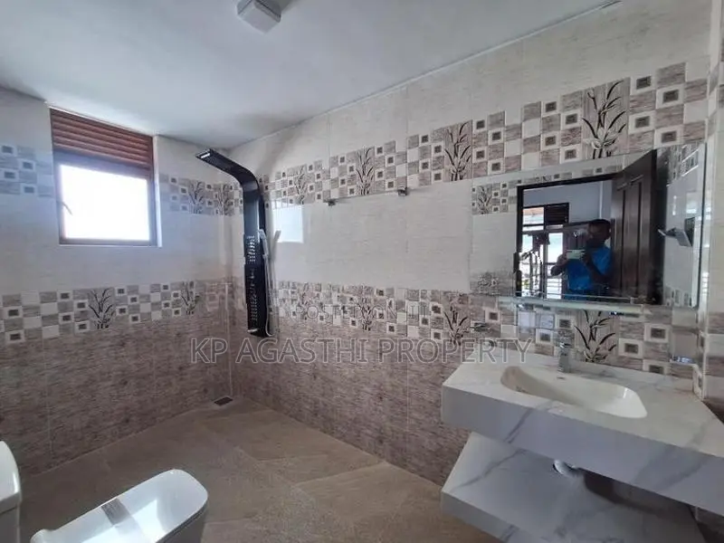 architecture desing luxury house for sale in nugegoda
