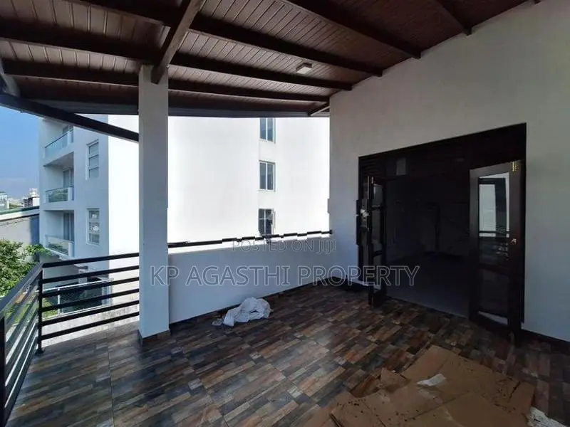 architecture desing luxury house for sale in nugegoda