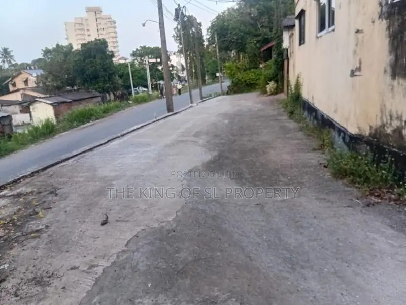 Land for sale in Nugegoda