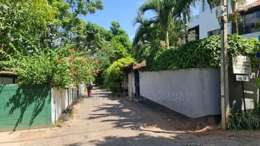 Land for sale in Colombo 05