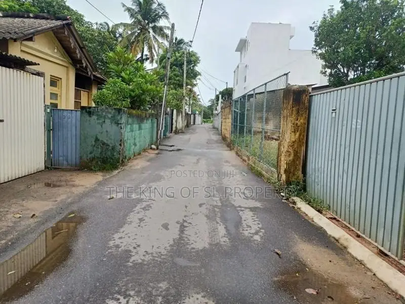 Land for sale in Dehiwala