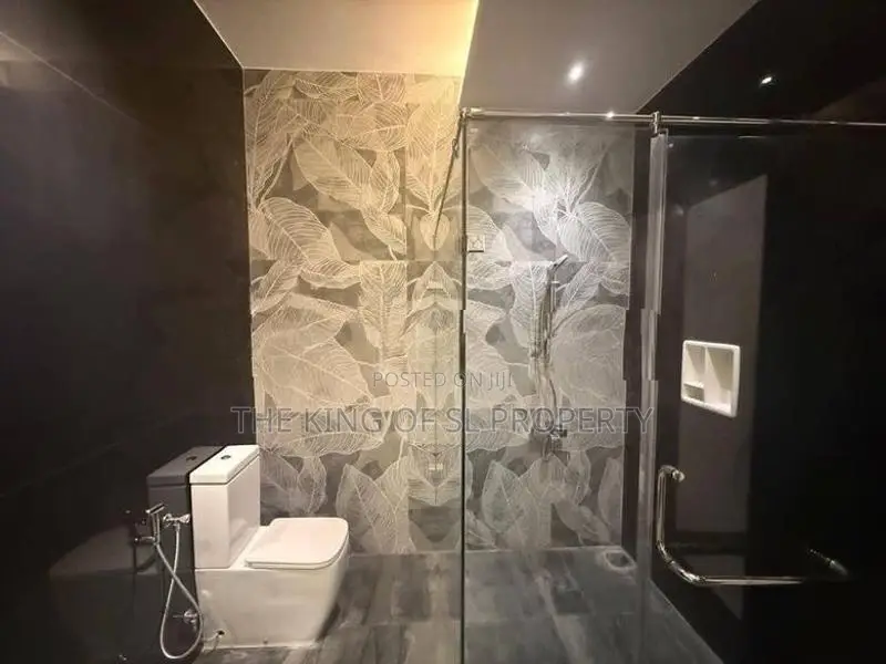 Luxury House for sale in Battaramulla